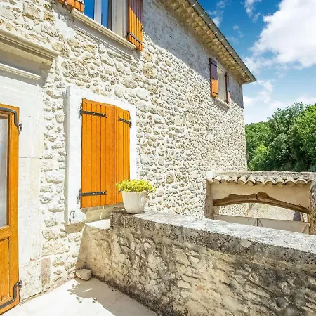 Nyaraló Charming With Terrace In Gard Montclus