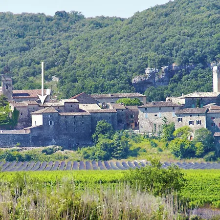 Charming With Terrace In Gard Nyaraló