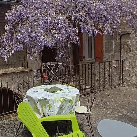 Charming With Terrace In Gard Nyaraló